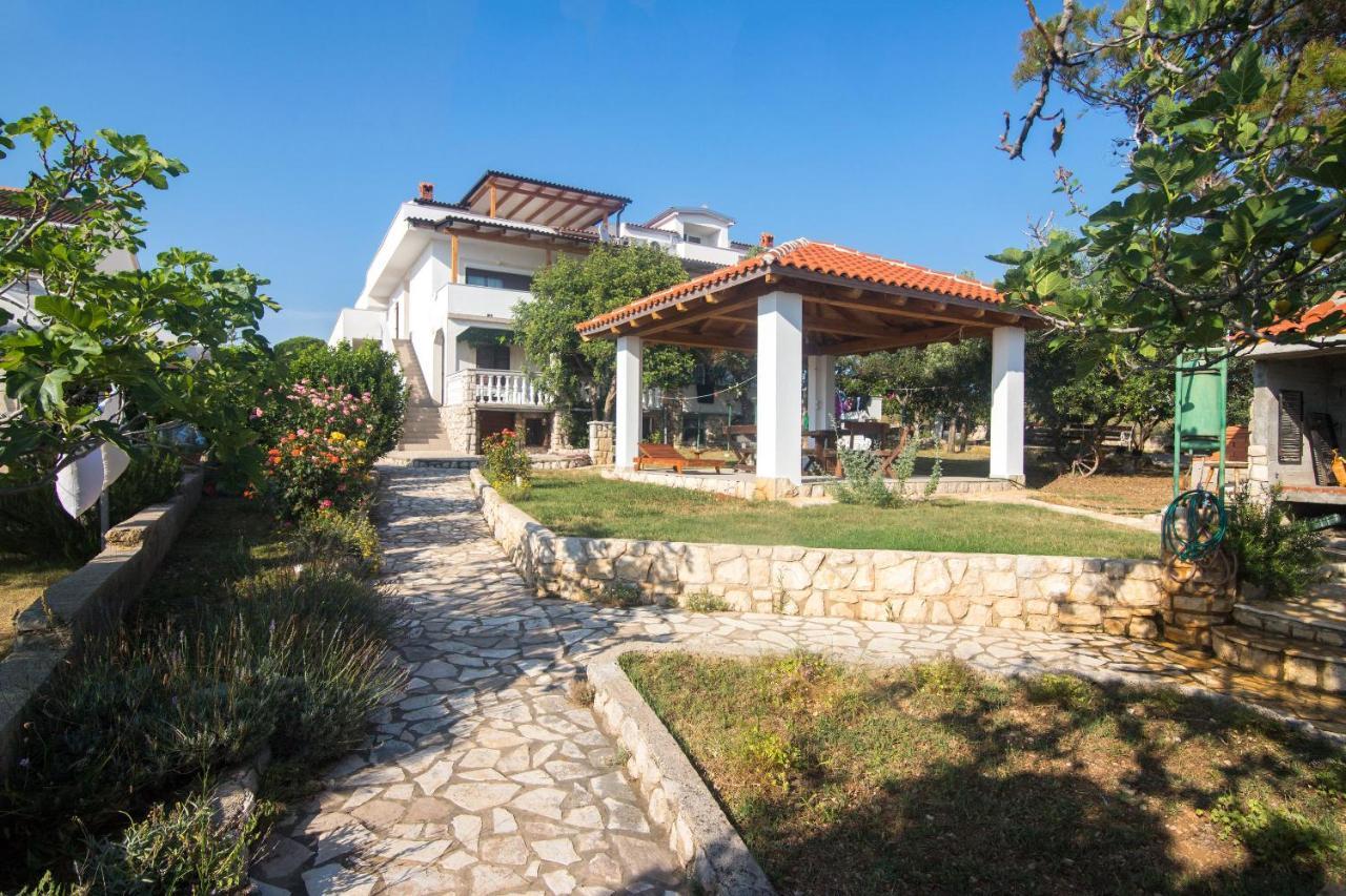 Apartments Crljenko Povljana Dış mekan fotoğraf