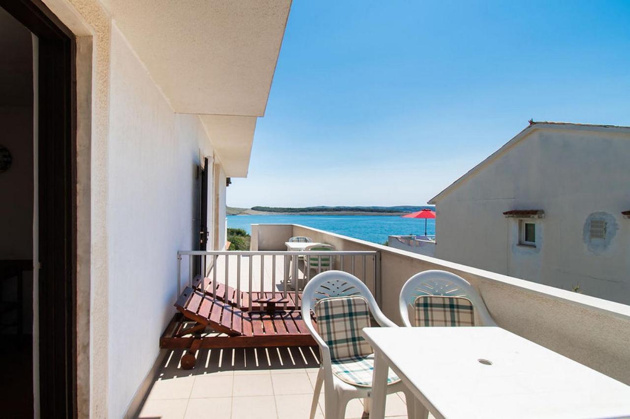Apartments Crljenko Povljana Dış mekan fotoğraf