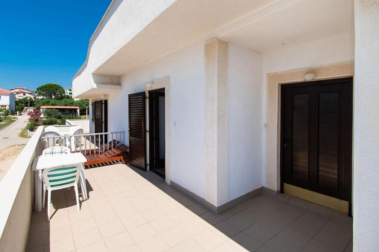 Apartments Crljenko Povljana Dış mekan fotoğraf
